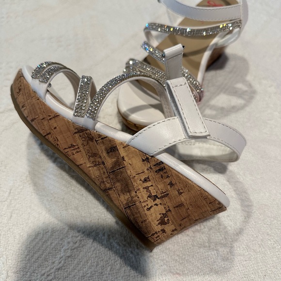 Girls Sparkly Sandals - Picture 2 of 3